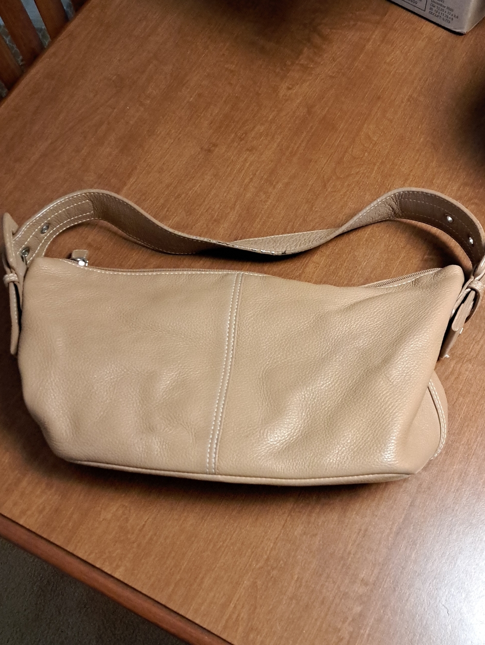 Tommy Hilfiger Classic Beige Leather Shoulder Bag - Elegant Everyday Style